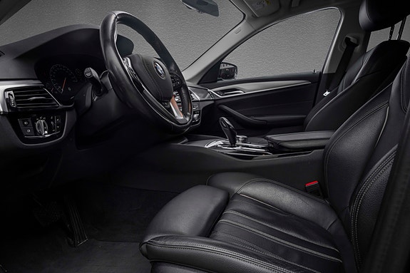 BMW 530i 13 of 29