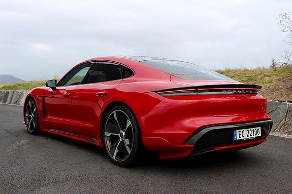 Porsche Taycan 19 of 30