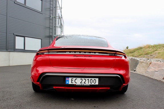Porsche Taycan 5 of 5