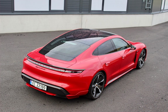 Porsche Taycan 22 of 30