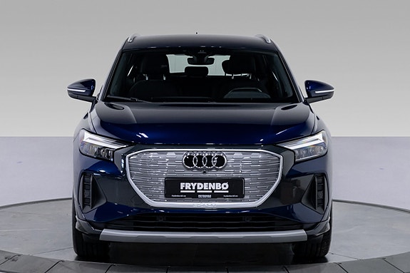 Audi Q4 e-tron 4 of 5