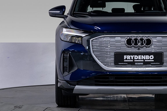 Audi Q4 e-tron 3 of 5