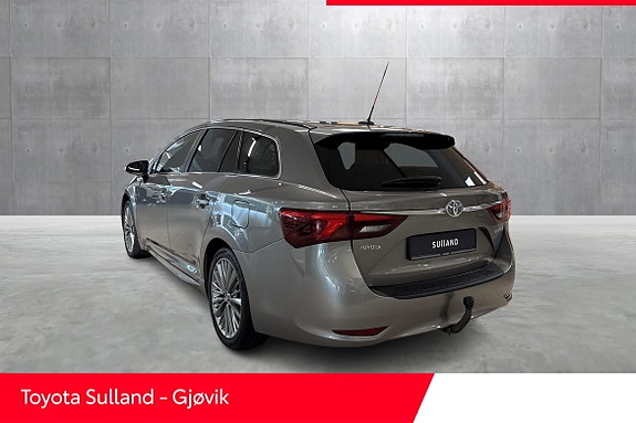 Toyota Avensis 3 of 5