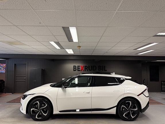 Kia EV6 2 of 5