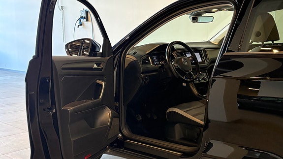 Volkswagen T-Roc 5 of 30