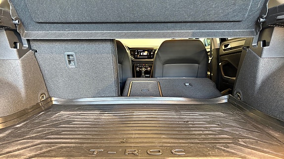 Volkswagen T-Roc 30 of 30