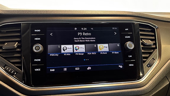 Volkswagen T-Roc 22 of 30