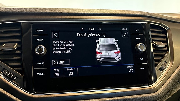 Volkswagen T-Roc 23 of 30