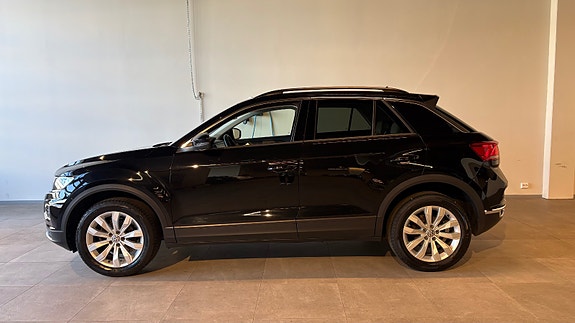 Volkswagen T-Roc 3 of 30