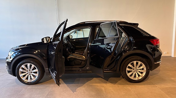 Volkswagen T-Roc 4 of 30