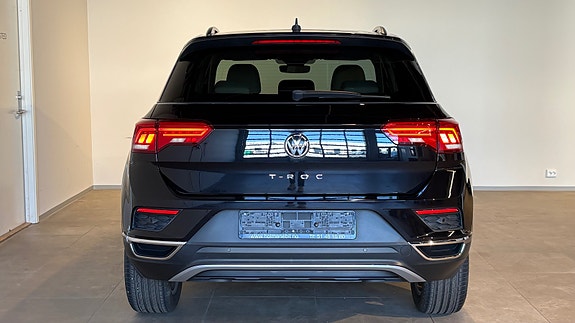 Volkswagen T-Roc 28 of 30