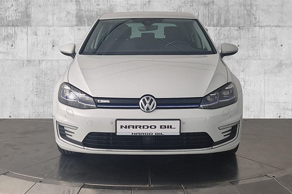 Volkswagen e-Golf VII 2 of 5