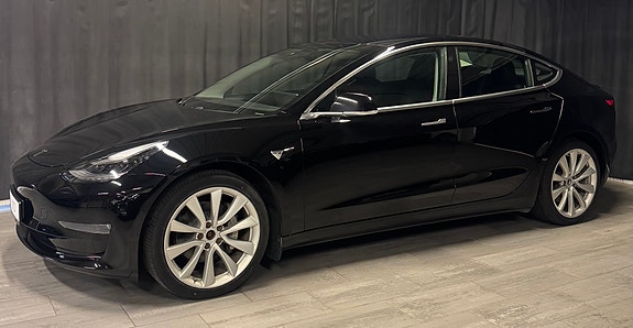 Tesla Model 3 5 of 5
