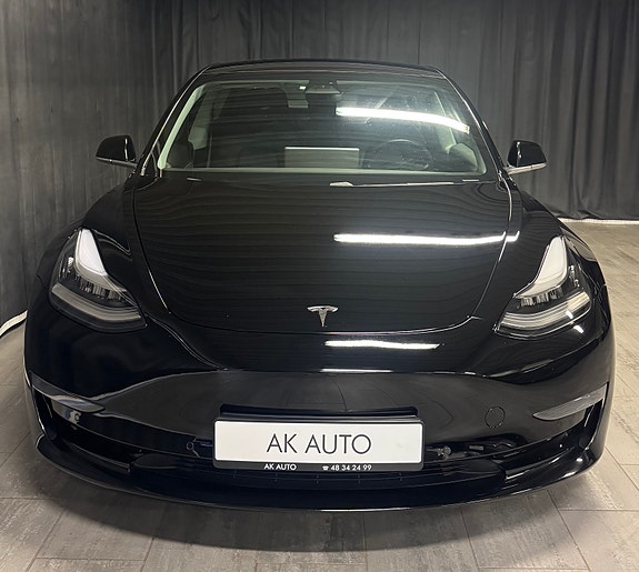 Tesla Model 3 2 of 5