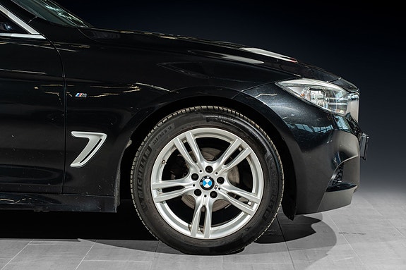 BMW 320i 5 of 5