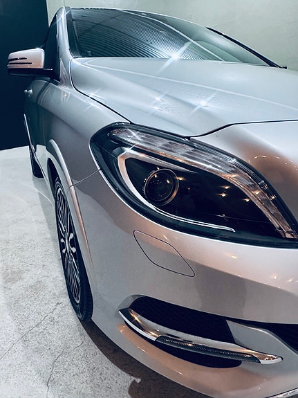 Mercedes-Benz B250 e 5 of 5