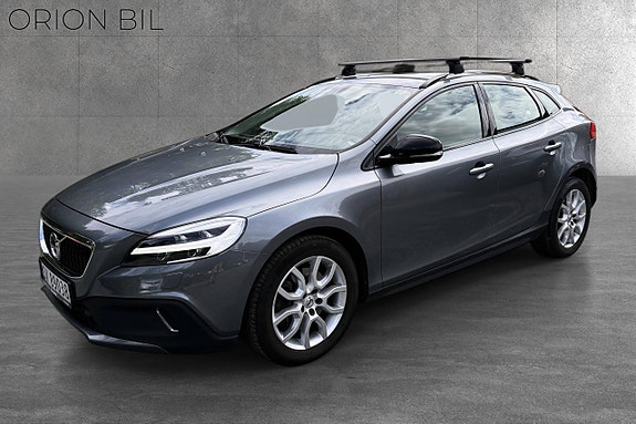 Volvo V40 Cross Country 3 of 5