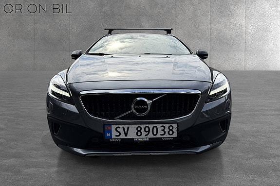 Volvo V40 Cross Country 2 of 5