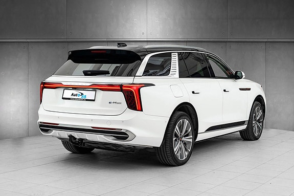 Hongqi E-HS9 4 of 5