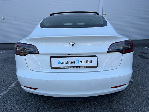 Tesla Model 3 4 of 5