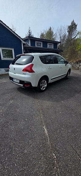 Peugeot 3008 4 of 5