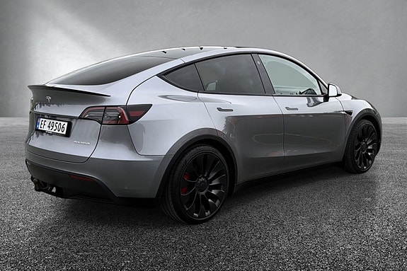 Tesla Model Y 5 of 5
