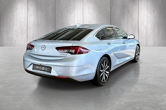 Opel Insignia 3 of 5