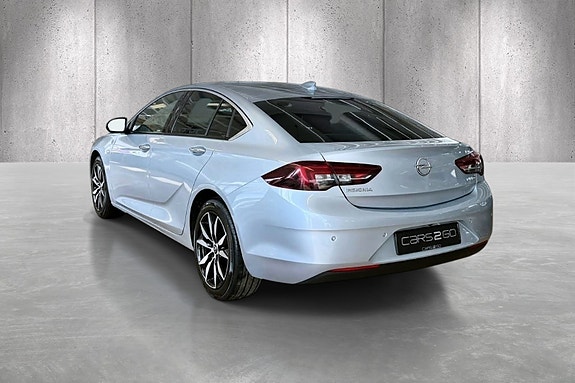 Opel Insignia 4 of 5