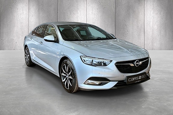 Opel Insignia 2 of 5