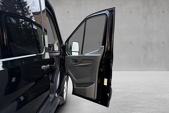 Ford Transit 21 of 22