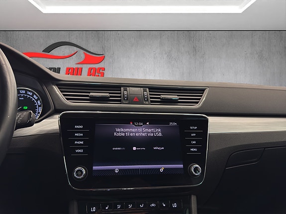 Skoda Superb 15 of 30