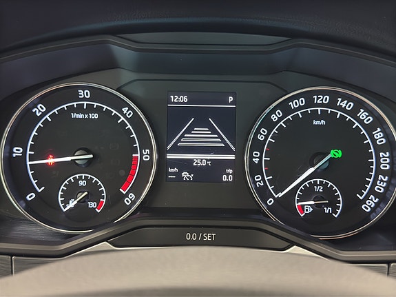 Skoda Superb 23 of 30