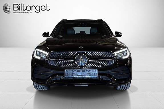 Mercedes-Benz GLC300 e 2 of 5
