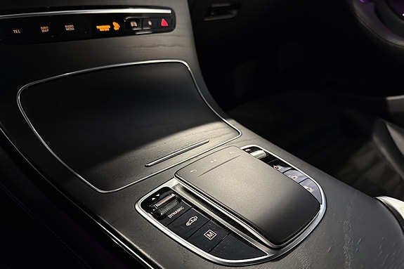 Mercedes-Benz GLC300 e 22 of 30
