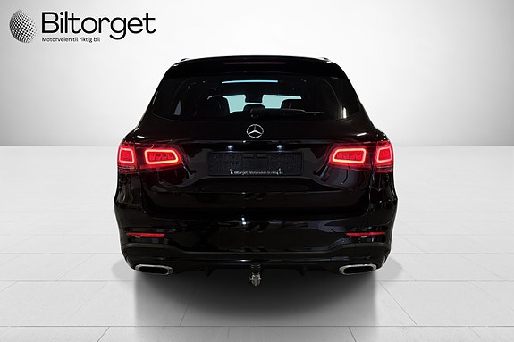 Mercedes-Benz GLC300 e 6 of 30
