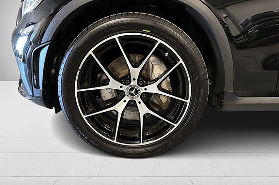 Mercedes-Benz GLC300 e 10 of 30