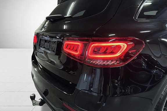 Mercedes-Benz GLC300 e 9 of 30