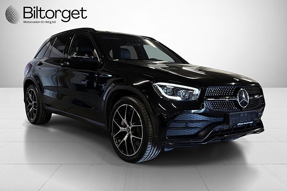 Mercedes-Benz GLC300 e 3 of 5