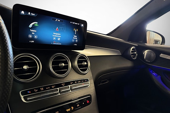 Mercedes-Benz GLC300 e 21 of 30