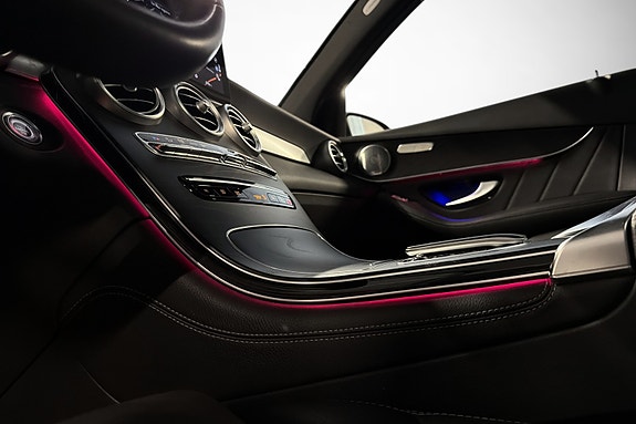 Mercedes-Benz GLC300 e 29 of 30