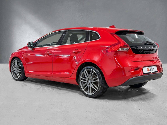 Volvo V40 3 of 5