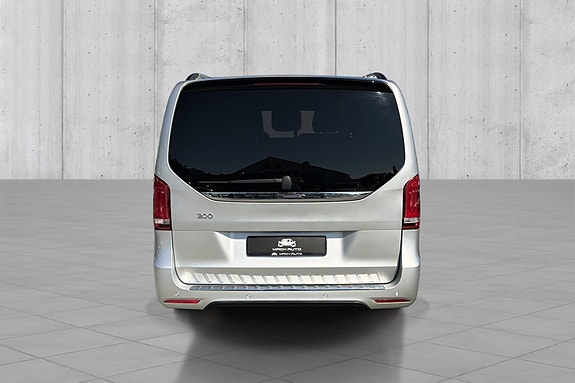 Mercedes-Benz EQV300 5 of 5