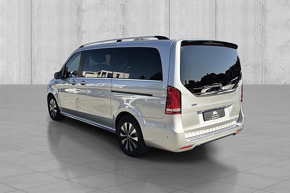 Mercedes-Benz EQV300 4 of 5