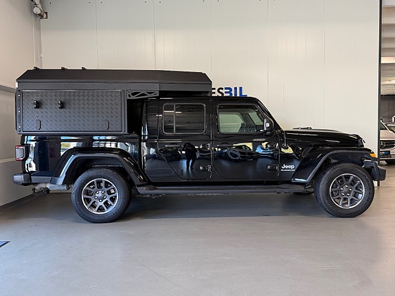 Jeep Gladiator 2 of 5