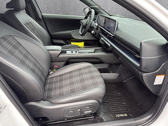 Hyundai Ioniq 6 15 of 21
