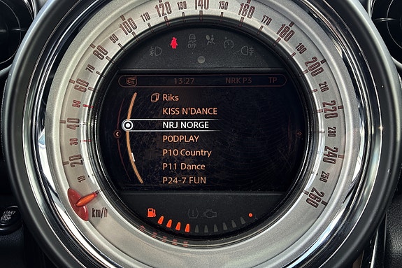 MINI Countryman Cooper D 9 of 14