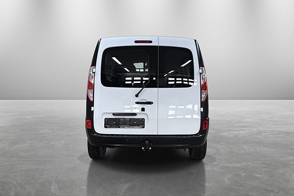 Nissan NV250 4 of 5