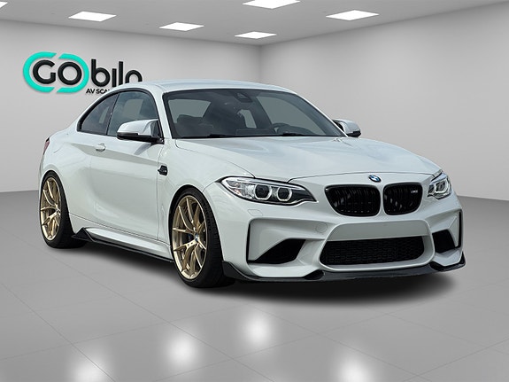 BMW M2 4 of 5