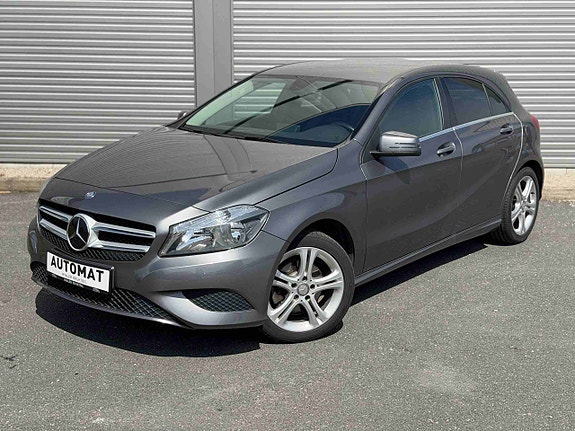 Mercedes-Benz A180 2 of 5