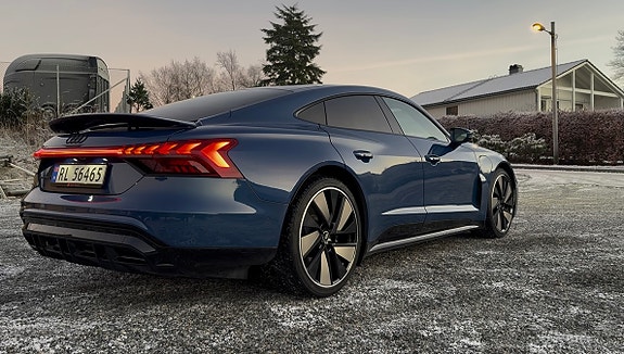 Audi e-tron GT 22 of 30
